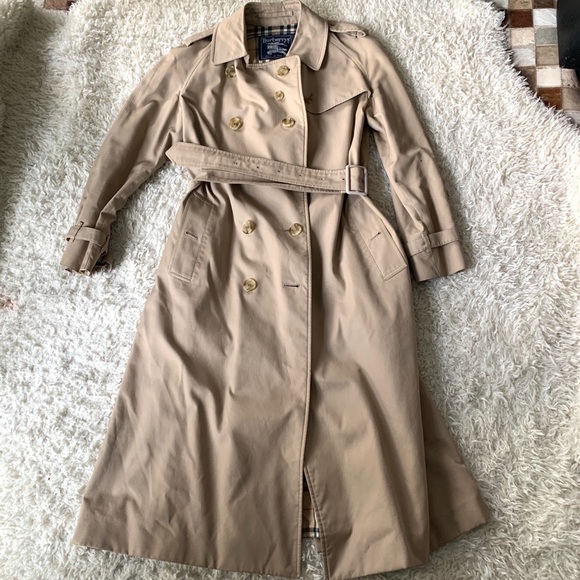 Burberry’s London Vintage Trench - - Picture 4 of 16